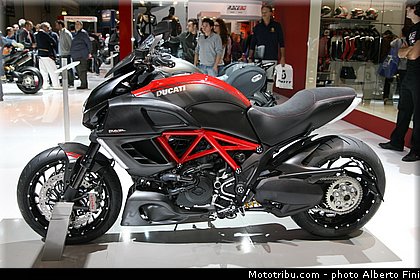 salon_eicma_milan_2013_0156.jpg