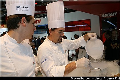 salon_eicma_milan_2013_0202.jpg