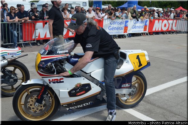pre_grille_018_coupes_moto_legende_2014