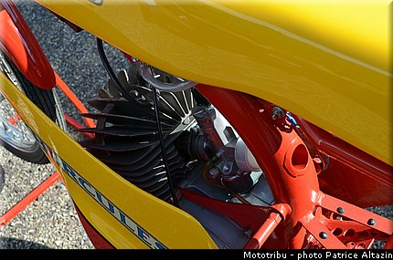 ambiance_081_coupes_moto_legende_2014.jpg