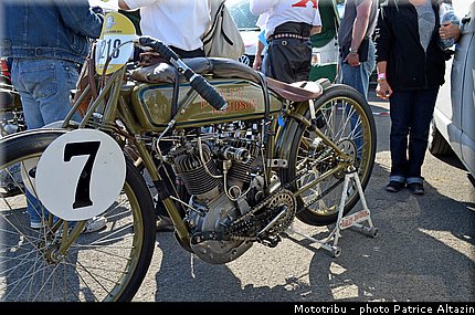 ambiance_085_coupes_moto_legende_2014.jpg