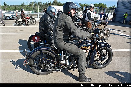 pre_grille_002_coupes_moto_legende_2014.jpg