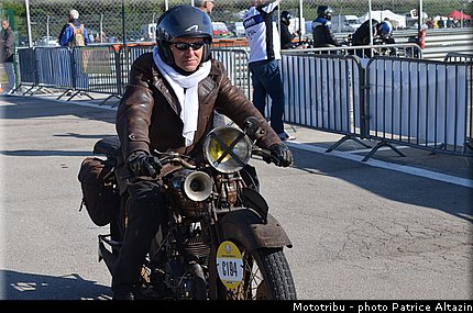 pre_grille_017_coupes_moto_legende_2014.jpg