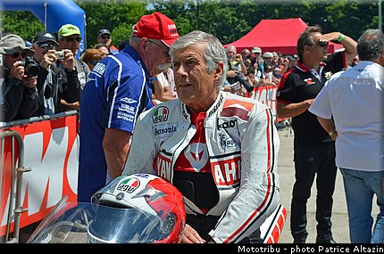 pre_grille_022_coupes_moto_legende_2014.jpg