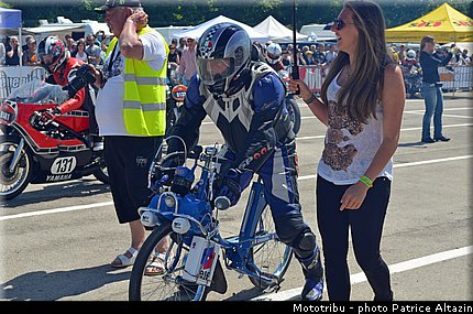 pre_grille_028_coupes_moto_legende_2014.jpg