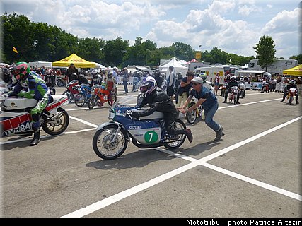 pre_grille_077_coupes_moto_legende_2014.jpg