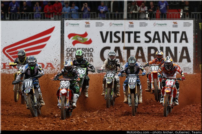 mx2_003_motocross_2013_bresil_beto_carrero