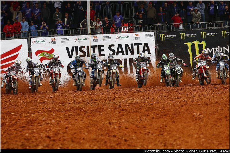 mx2_010_motocross_2013_bresil_beto_carrero