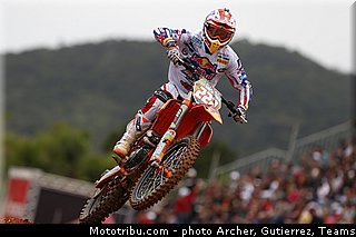 cairoli_004_motocross_2013_bresil_beto_carrero.jpg