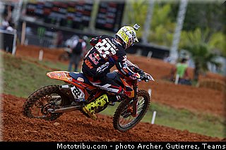 cairoli_022_motocross_2013_bresil_beto_carrero.jpg