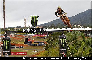 lupino_004_motocross_2013_bresil_beto_carrero.jpg