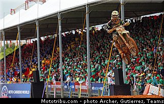 lupino_006_motocross_2013_bresil_beto_carrero.jpg