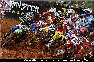mx1_001_motocross_2013_bresil_beto_carrero.jpg