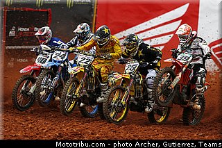 mx1_004_motocross_2013_bresil_beto_carrero.jpg