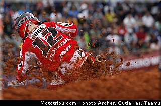 nagl_005_motocross_2013_bresil_beto_carrero.jpg