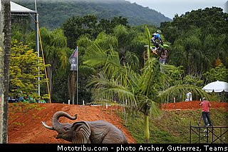 van_horebeek_006_motocross_2013_bresil_beto_carrero.jpg