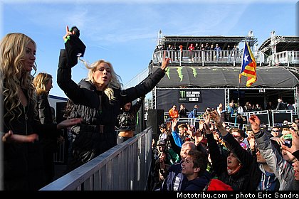 pitbabe_03_motocross_des_nations_2013_allemagne_teutschenthal.jpg