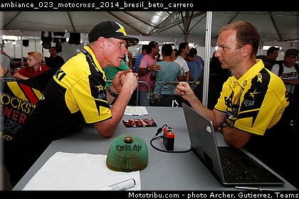 ambiance_023_motocross_2014_bresil_beto_carrero.jpg