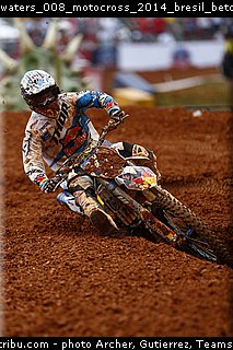 waters_008_motocross_2014_bresil_beto_carrero.jpg