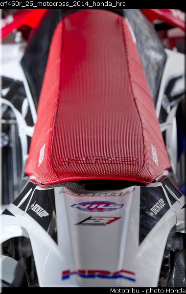 crf450r_25_motocross_2014_honda_hrc