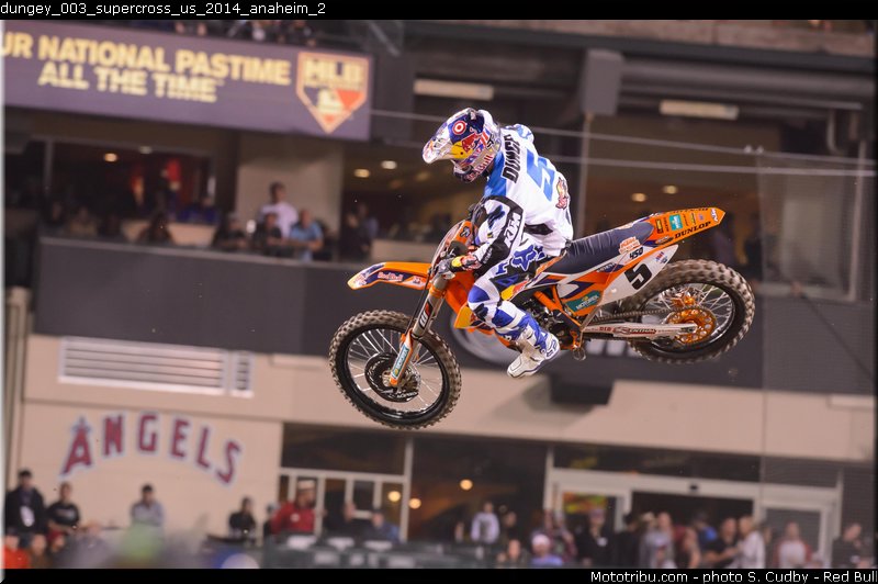 dungey_003_supercross_us_2014_anaheim_2
