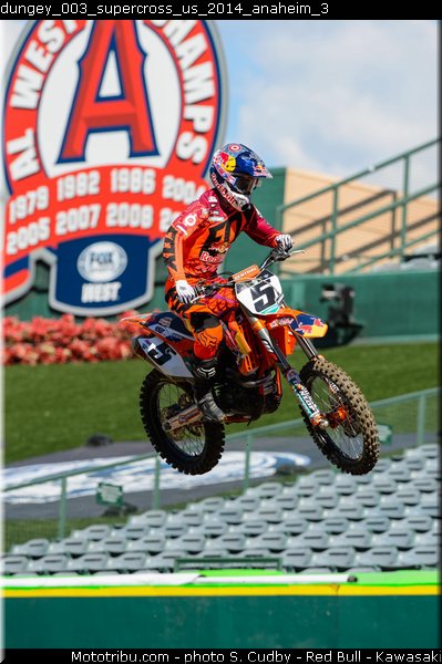 dungey_003_supercross_us_2014_anaheim_3