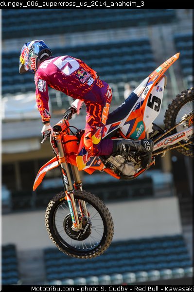 dungey_006_supercross_us_2014_anaheim_3