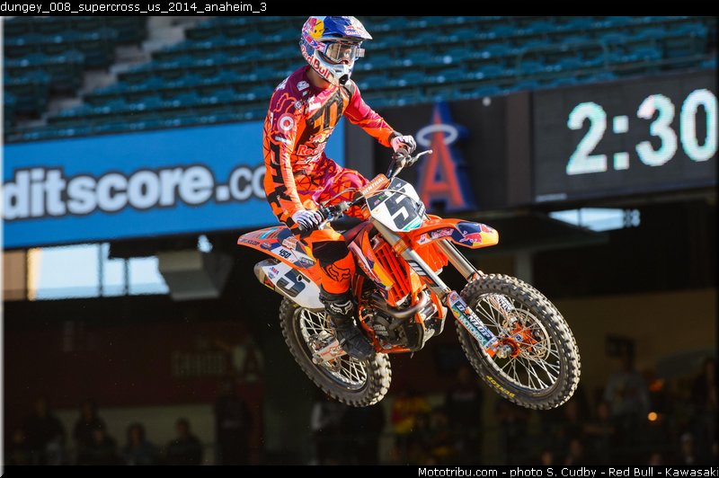 dungey_008_supercross_us_2014_anaheim_3