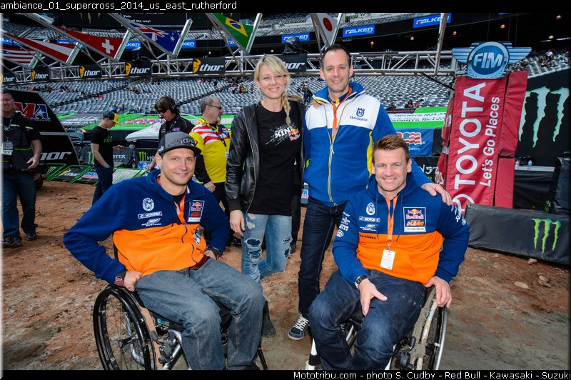ambiance_01_supercross_2014_us_east_rutherford