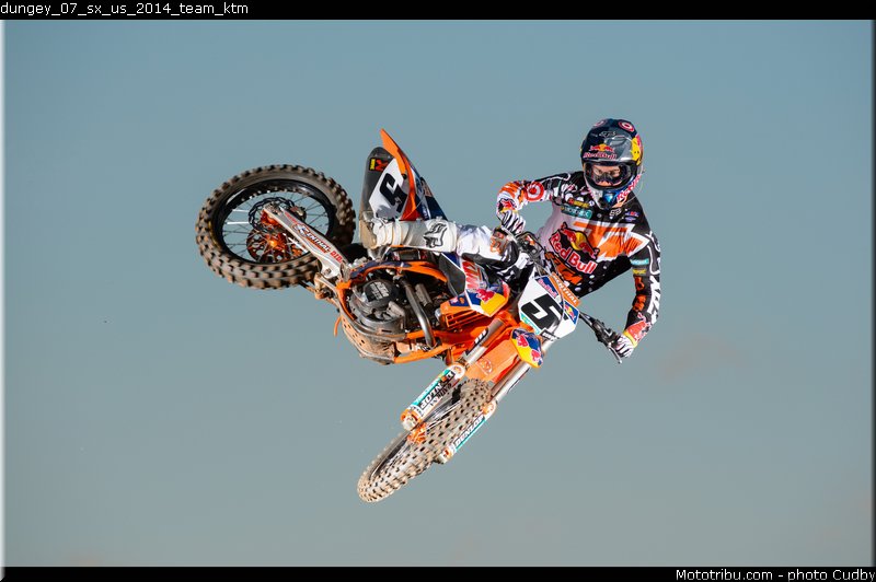 dungey_07_sx_us_2014_team_ktm