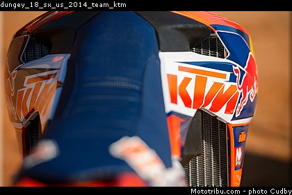dungey_18_sx_us_2014_team_ktm.jpg