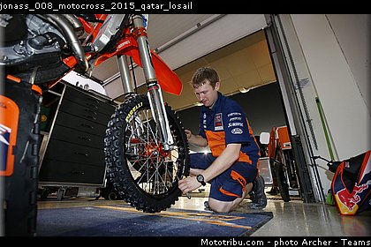 jonass_008_motocross_2015_qatar_losail.jpg