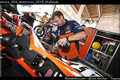 jonass_004_motocross_2015_thailande.jpg