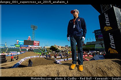 dungey_001_supercross_us_2015_anaheim_1.jpg