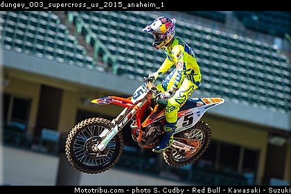 dungey_003_supercross_us_2015_anaheim_1.jpg