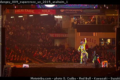 dungey_009_supercross_us_2015_anaheim_1.jpg