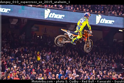 dungey_010_supercross_us_2015_anaheim_1.jpg