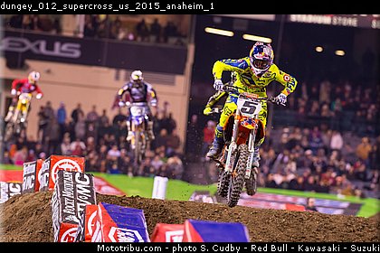 dungey_012_supercross_us_2015_anaheim_1.jpg