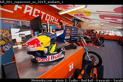 hill_001_supercross_us_2015_anaheim_1.jpg