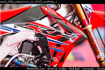 seely_006_supercross_us_2015_anaheim_1.jpg
