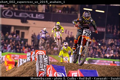 short_002_supercross_us_2015_anaheim_1.jpg