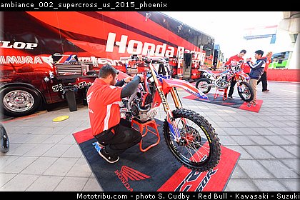 ambiance_002_supercross_us_2015_phoenix.jpg