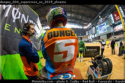 dungey_004_supercross_us_2015_phoenix.jpg