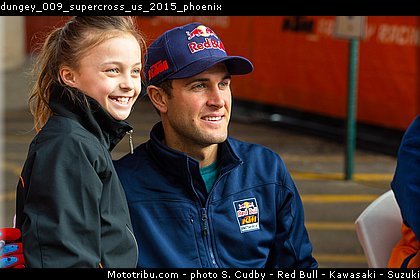 dungey_009_supercross_us_2015_phoenix.jpg