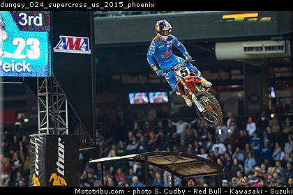 dungey_024_supercross_us_2015_phoenix.jpg