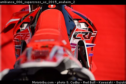 ambiance_006_supercross_us_2015_anaheim_2.jpg