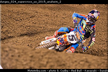 dungey_024_supercross_us_2015_anaheim_2.jpg
