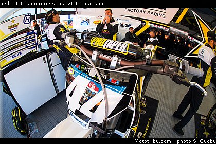 bell_001_supercross_us_2015_oakland.jpg