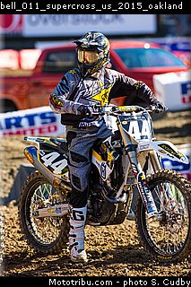 bell_011_supercross_us_2015_oakland.jpg