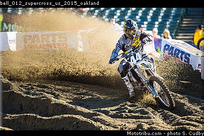 bell_012_supercross_us_2015_oakland.jpg